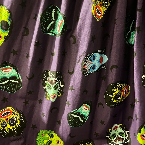 Vixen- size XL- creepy purple ‘Monster Masks’ swing skirt, EUC, zip/pockets. - Picture 2 of 5